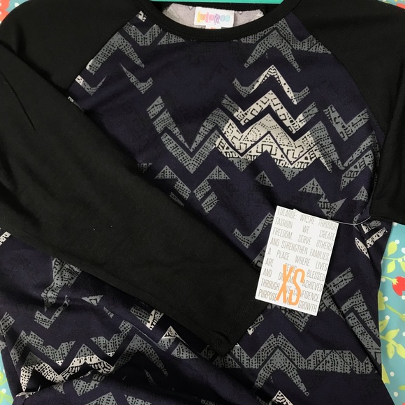 LuLaRoe Tops - LuLaRoe Randy XS